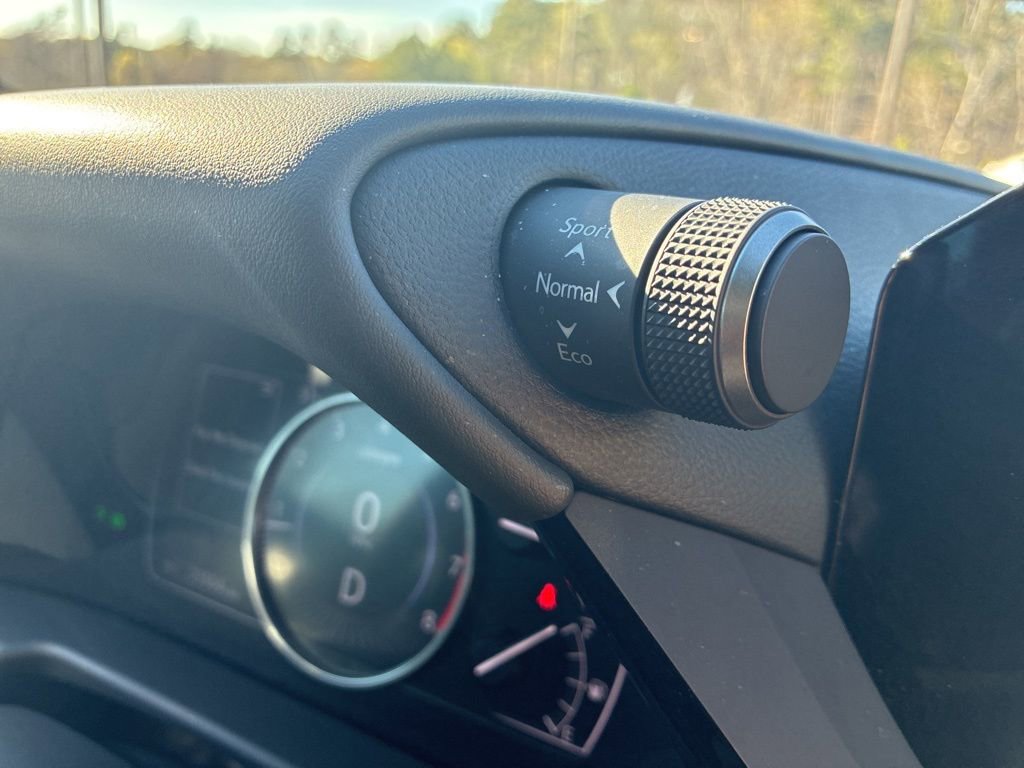 Certified 2024 Lexus ES 350 w/ Premium Package image 24