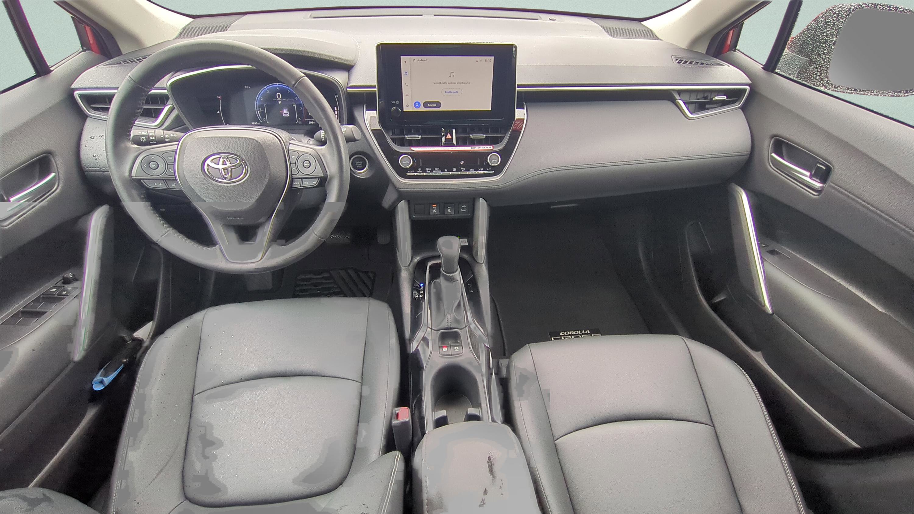 Used 2023 Toyota Corolla Cross XLE w/ Convenience Package FWD image 14