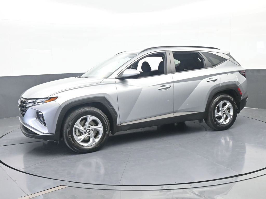 Used 2024 Hyundai Tucson SEL FWD image 2