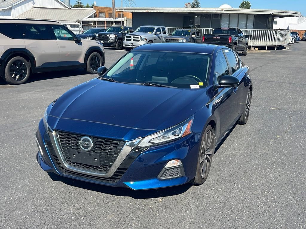 Used 2019 Nissan Altima 2.5 SR w/ SR Premium Package FWD image 3