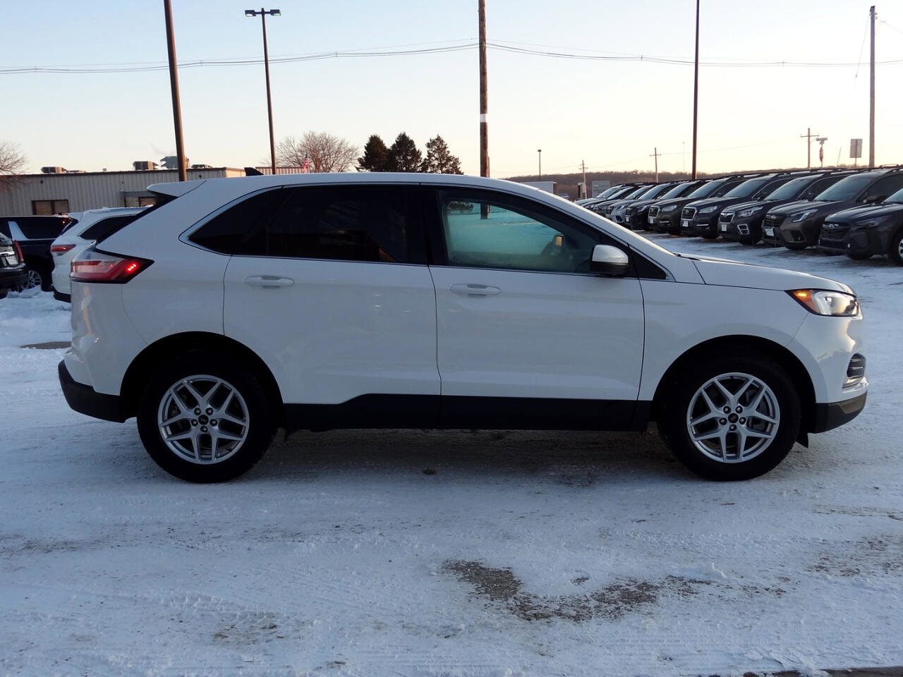 Used 2024 Ford Edge SEL image 6