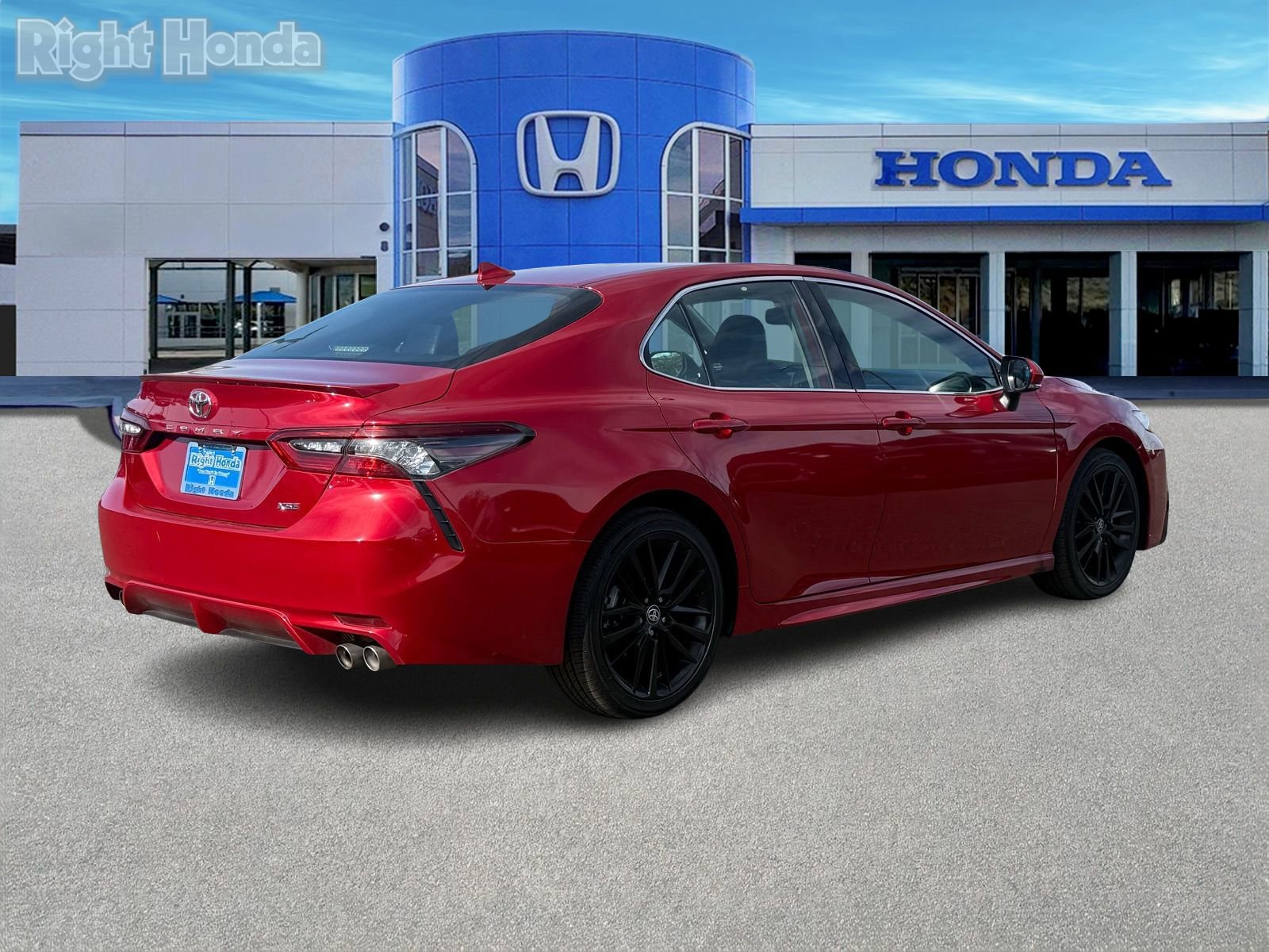 Used 2023 Toyota Camry XSE FWD image 8