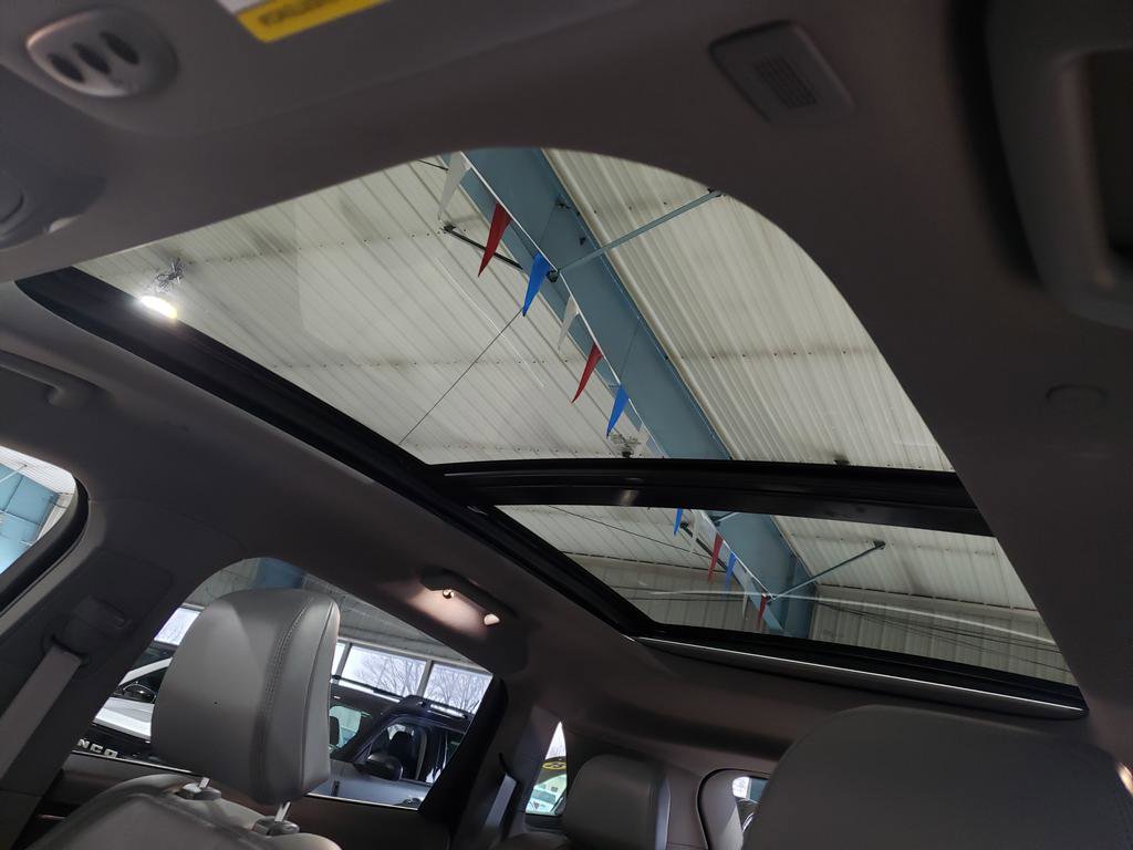 Used 2023 Lincoln Nautilus Reserve w/ Equipment Group 201A image 17