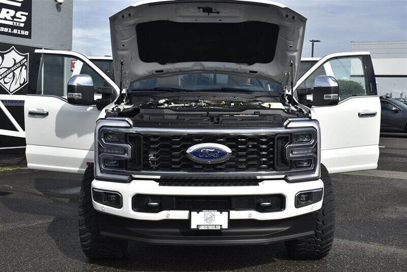 Used 2024 Ford F350 Platinum image 40