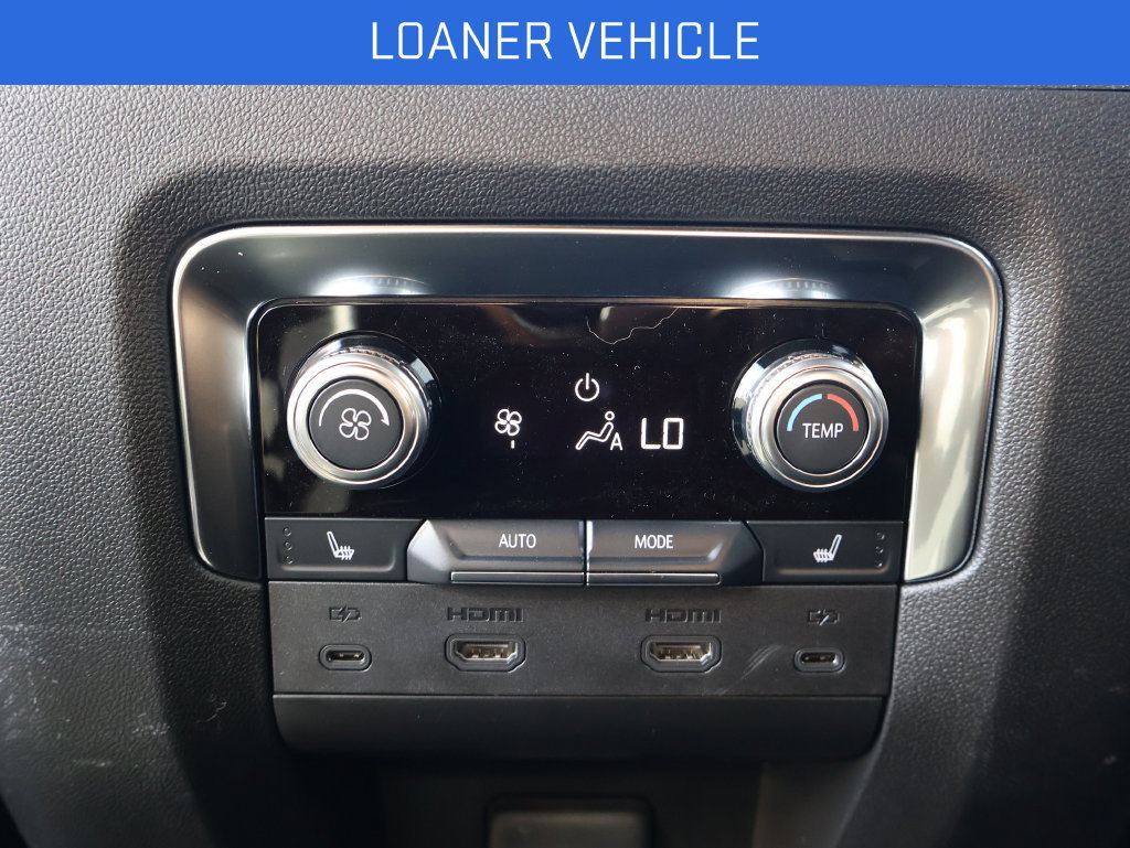 New 2026 GMC Yukon Denali w/ Denali Reserve Package AWD/4WD image 14