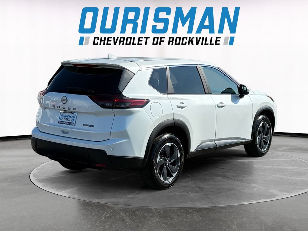 Used 2024 Nissan Rogue SV AWD/4WD image 6