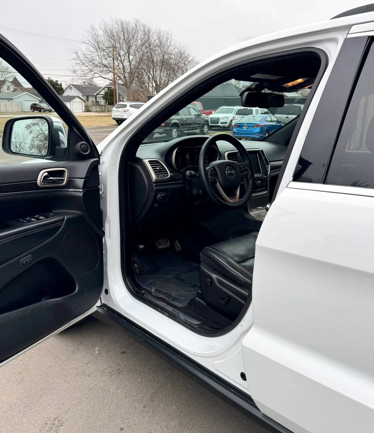 Used 2014 Jeep Grand Cherokee Limited w/ Luxury Group II image 8