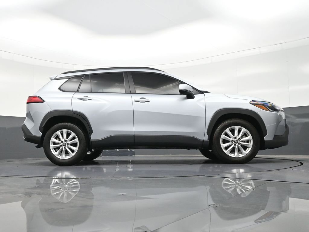 Used 2023 Toyota Corolla Cross LE FWD image 28