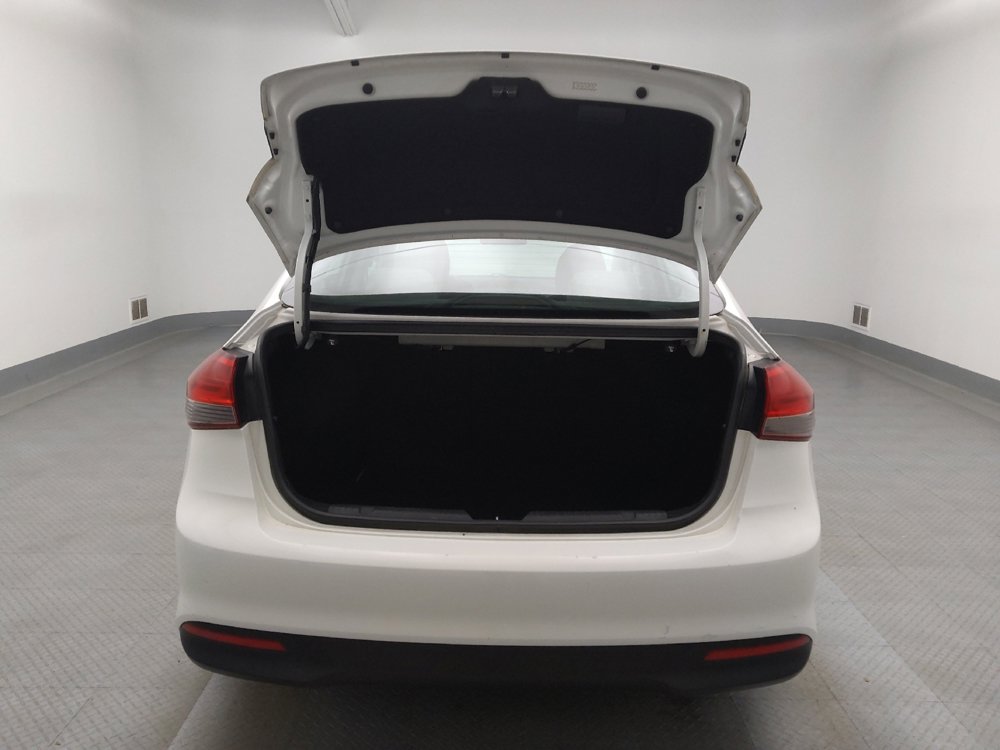 Used 2017 Kia Forte LX image 29