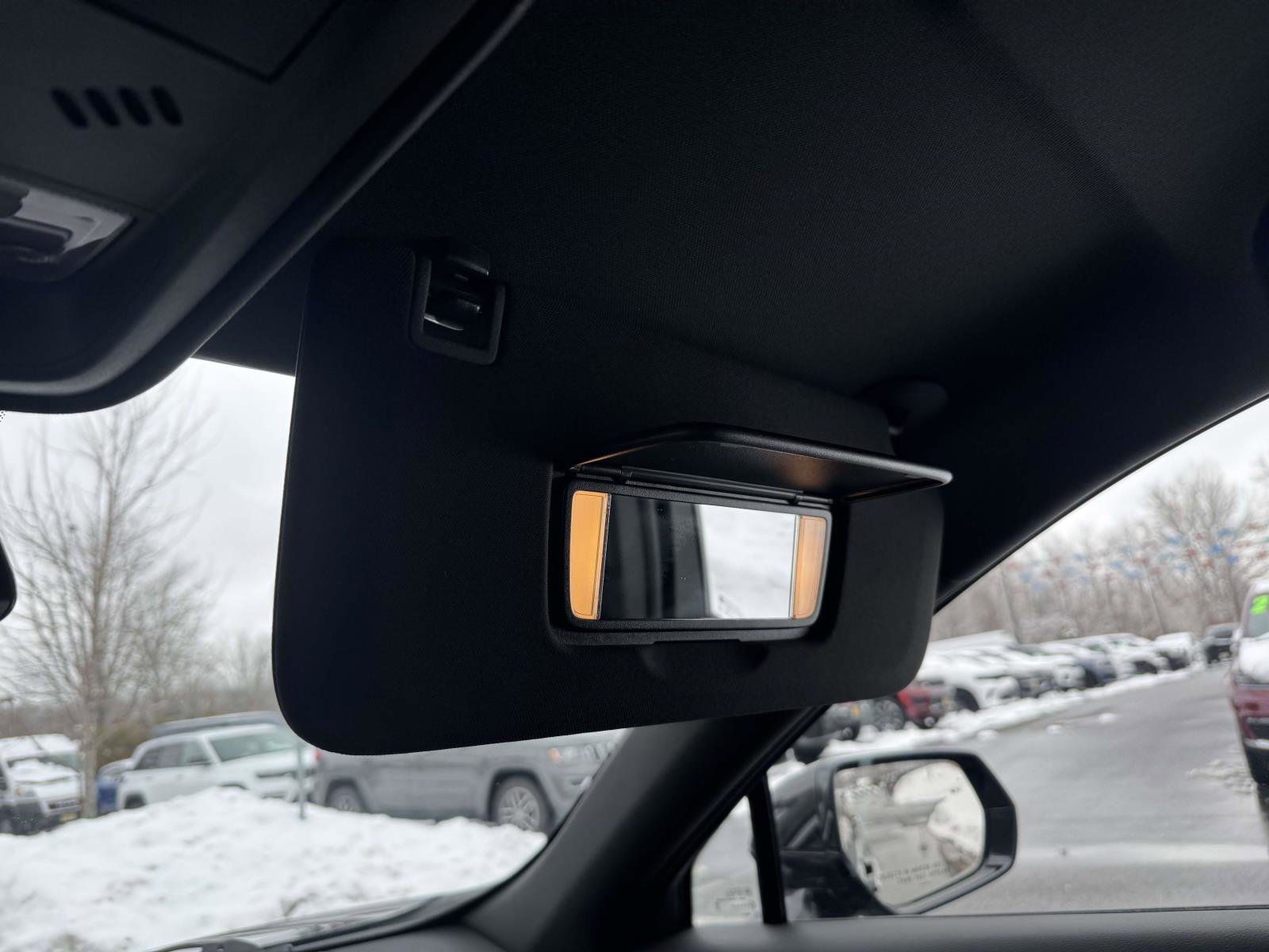 Used 2025 Cadillac XT4 Premium Luxury image 10