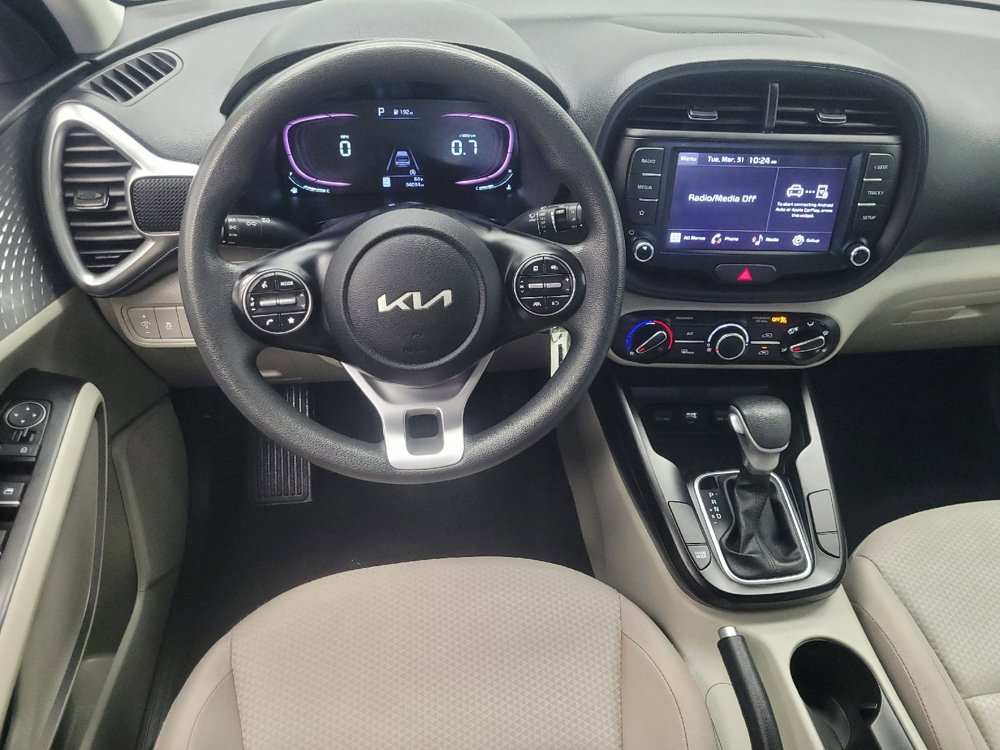 Used 2023 Kia Soul LX image 22