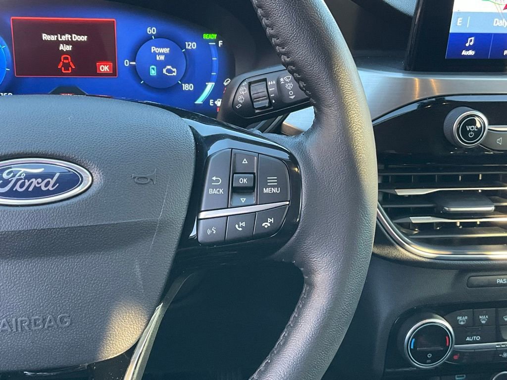 Used 2021 Ford Escape Titanium image 41