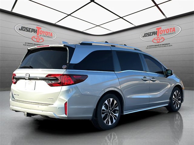 Used 2025 Honda Odyssey Elite image 4