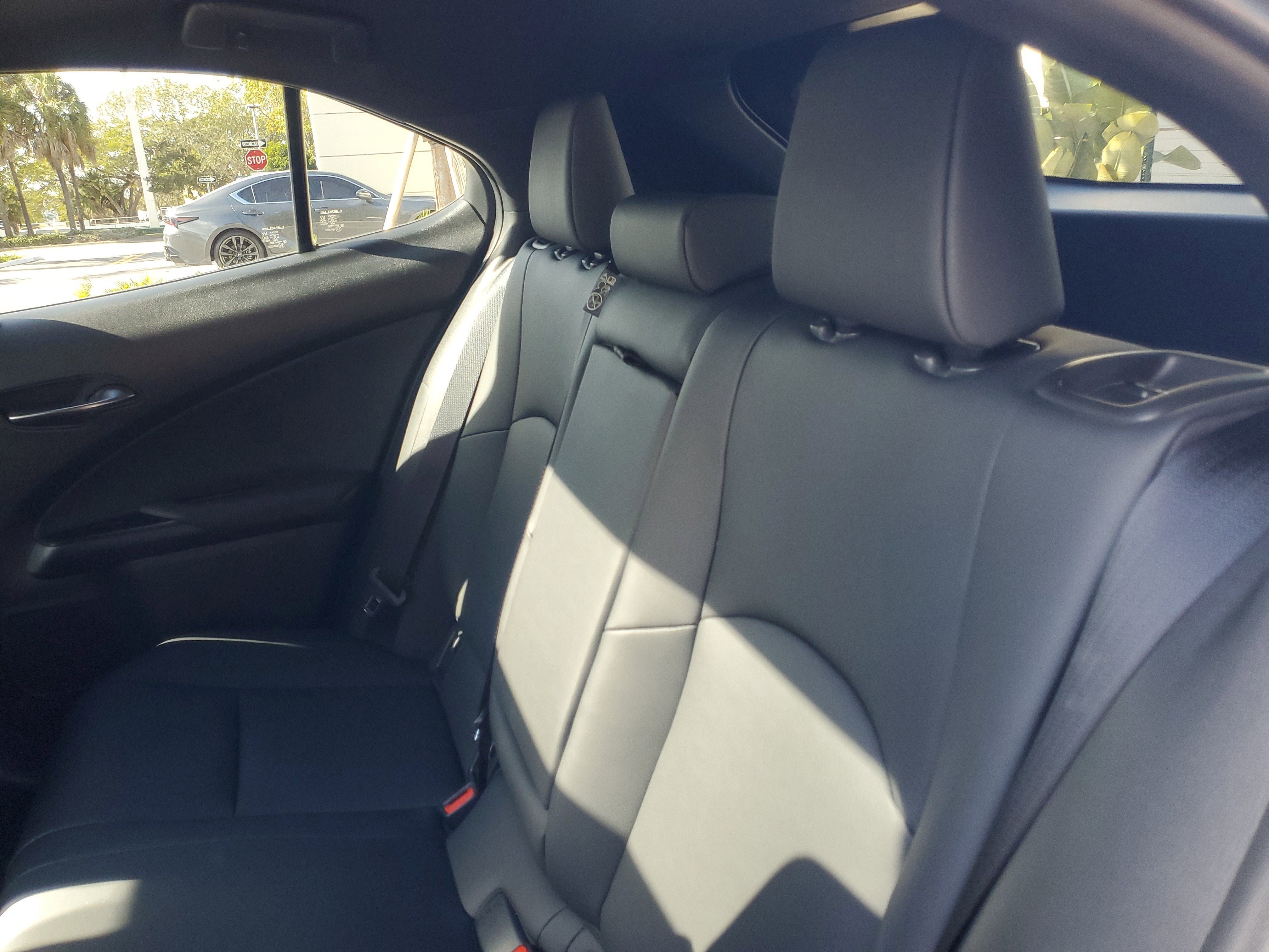 Used 2025 Lexus UX 300h FWD image 12