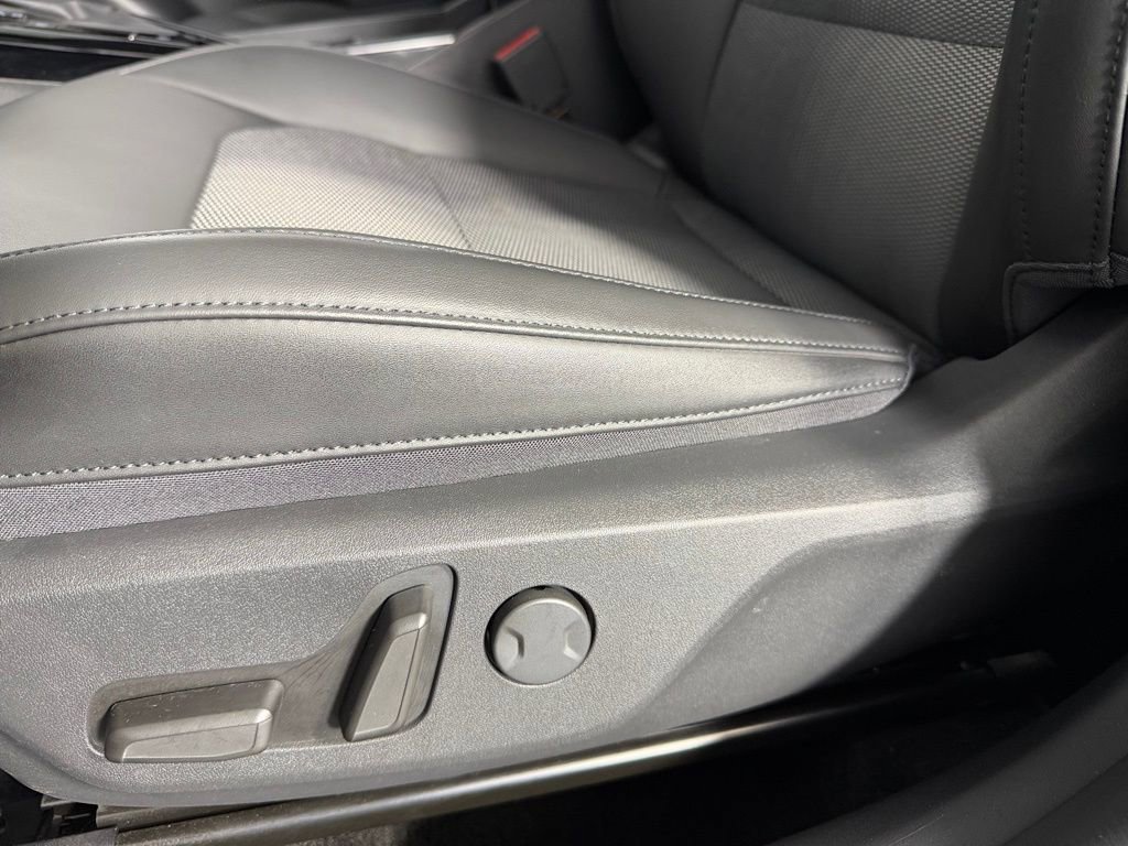 Used 2023 Kia Niro EX image 24