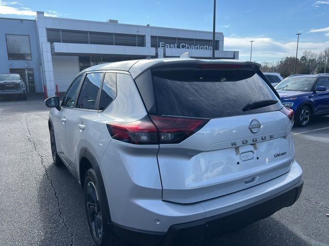 Used 2024 Nissan Rogue SV image 7