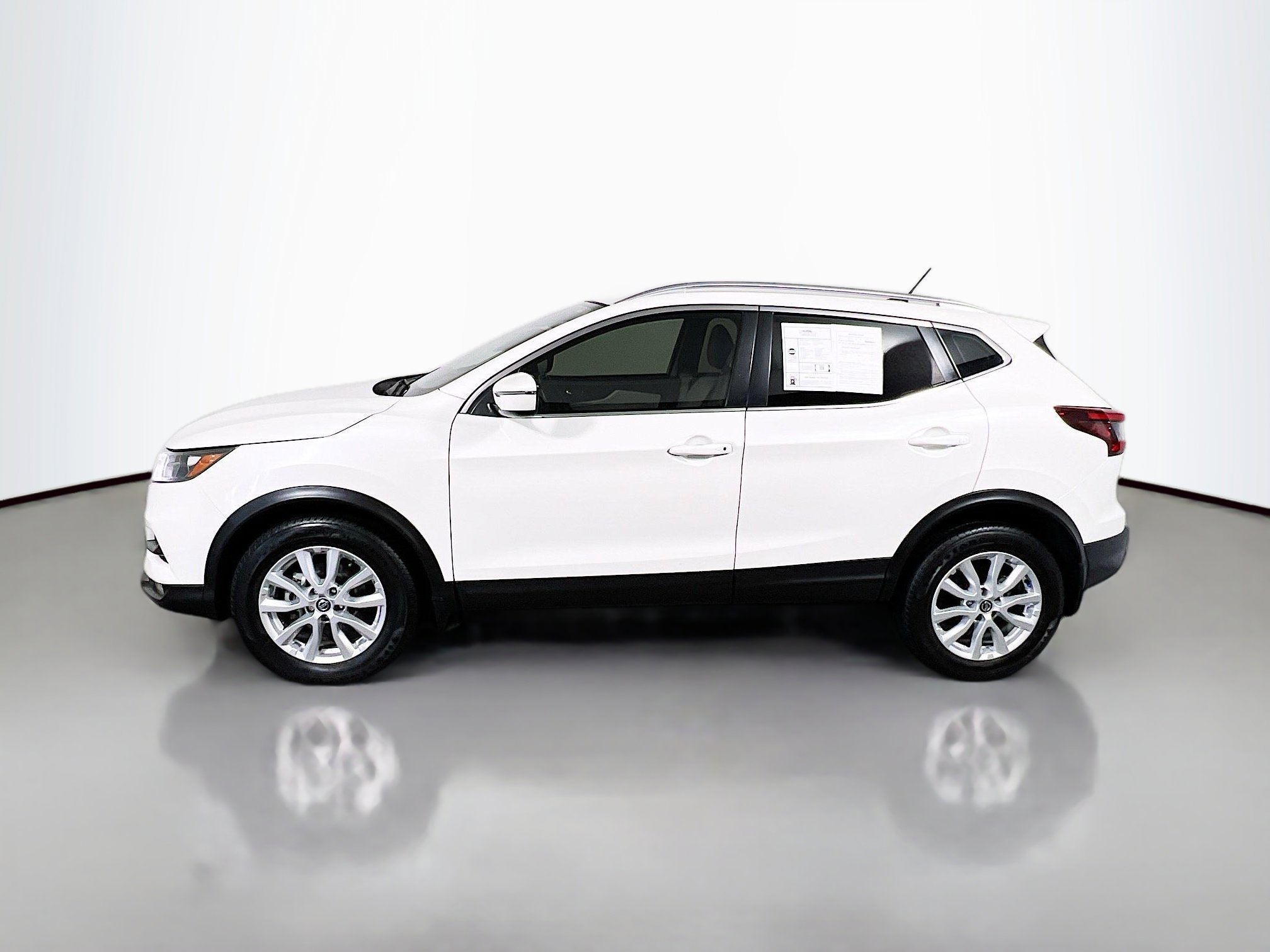 Used 2022 Nissan Rogue Sport SV image 9