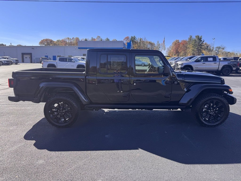 Used 2025 Jeep Gladiator Sport image 10