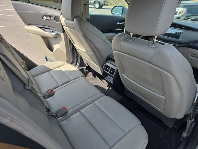 Used 2023 Cadillac XT4 Luxury w/ Cold Weather Package FWD image 11