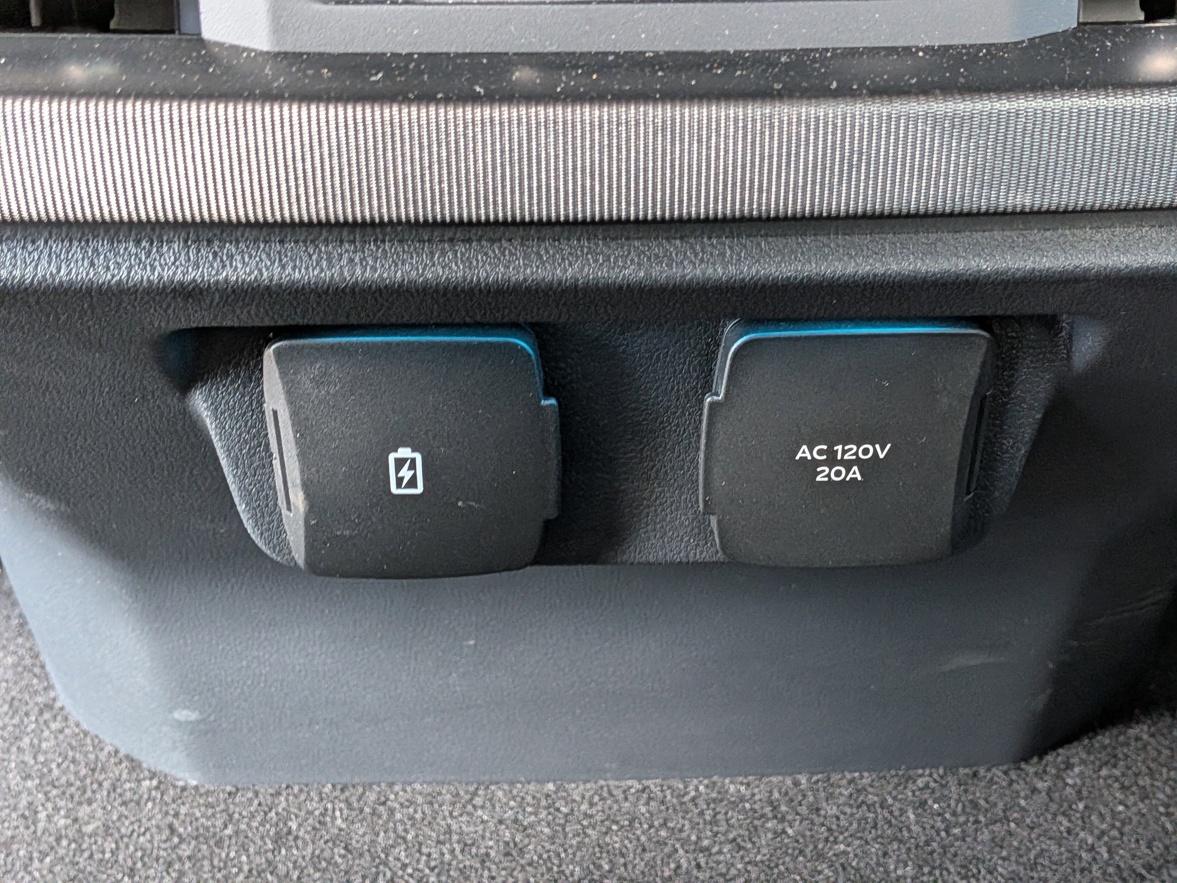 Used 2024 Ford F150 Platinum image 15