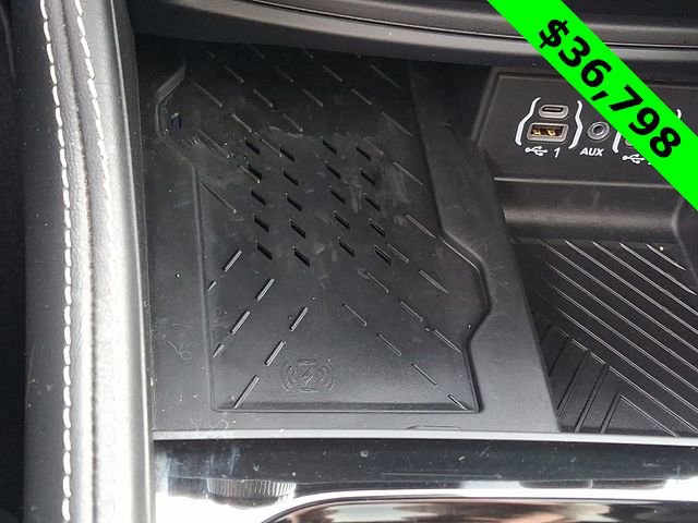 Used 2025 Chrysler Pacifica Premium image 27