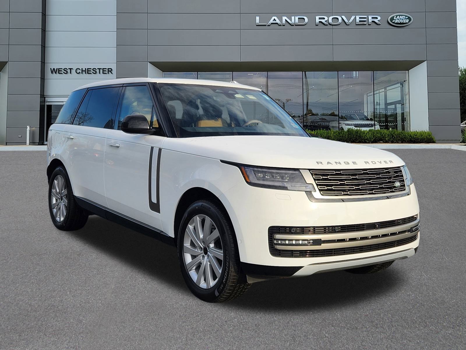 New 2026 Land Rover Range Rover Long Wheelbase SE image 2