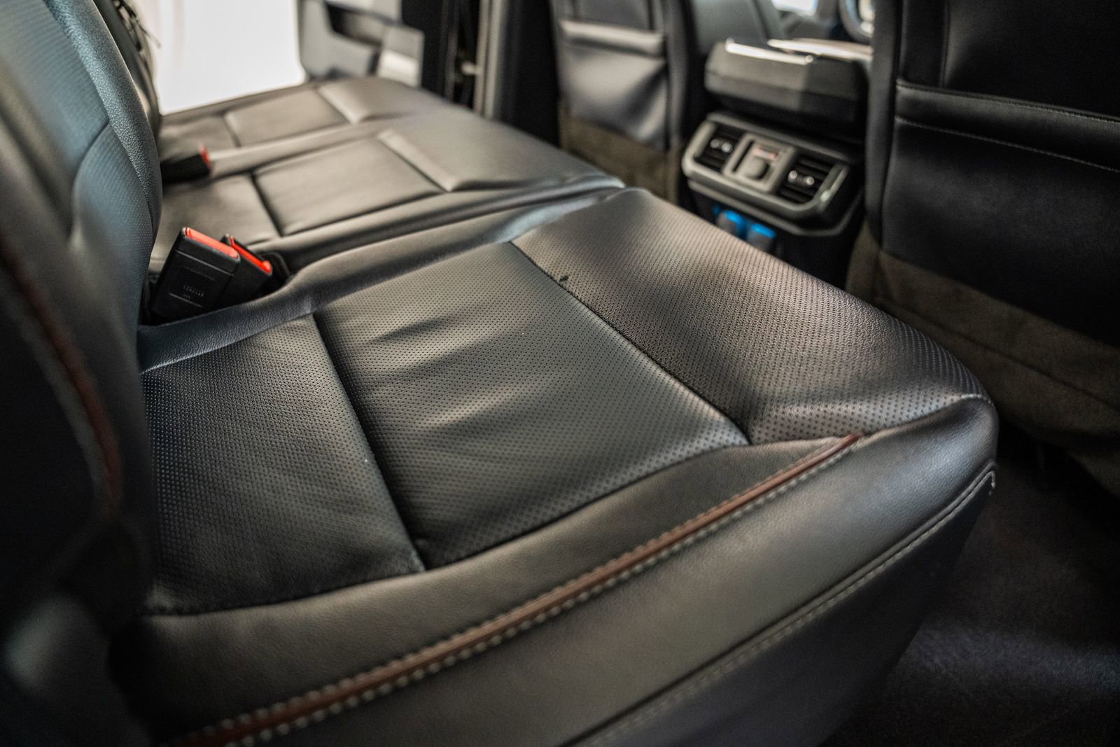 Certified 2023 Ford F150 Lariat w/ Equipment Group 502A High image 40