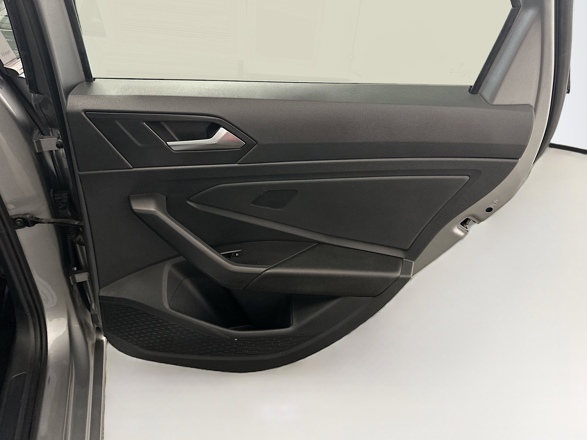 Used 2024 Volkswagen Jetta SE image 31