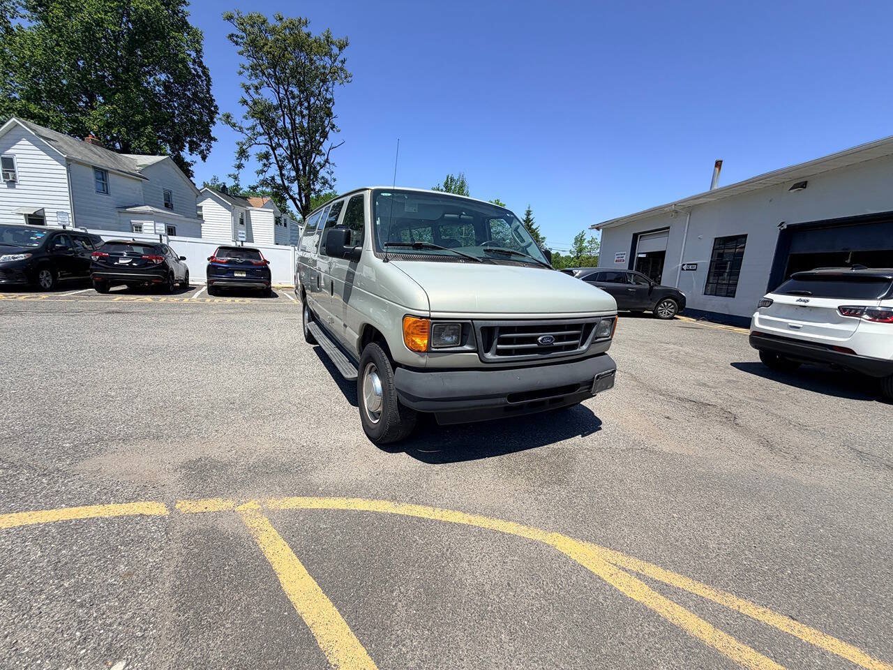 Used 2006 Ford E-350 and Econoline 350 XL RWD image 6