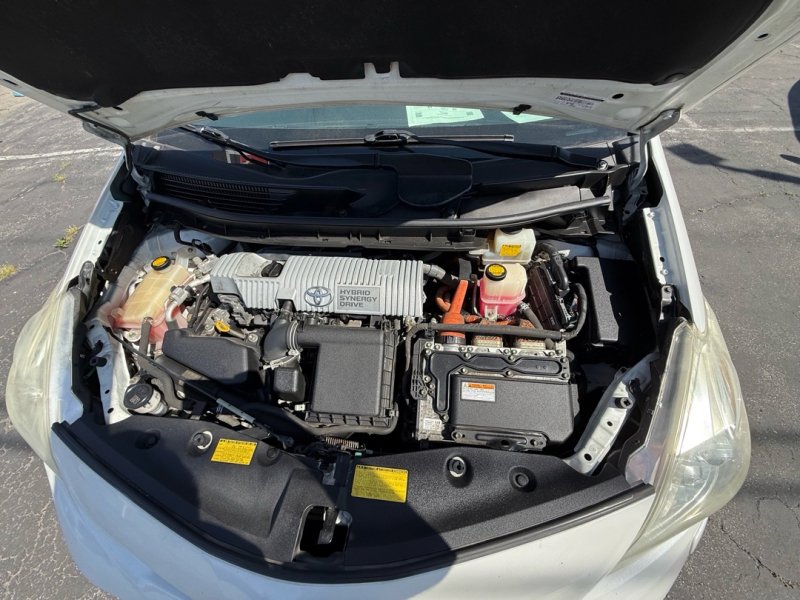 Used 2014 Toyota Prius V Five image 30