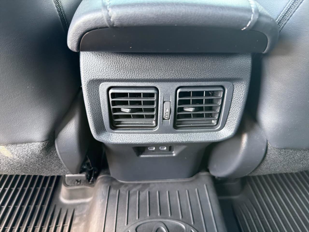 Used 2023 Toyota Venza XLE AWD/4WD image 22