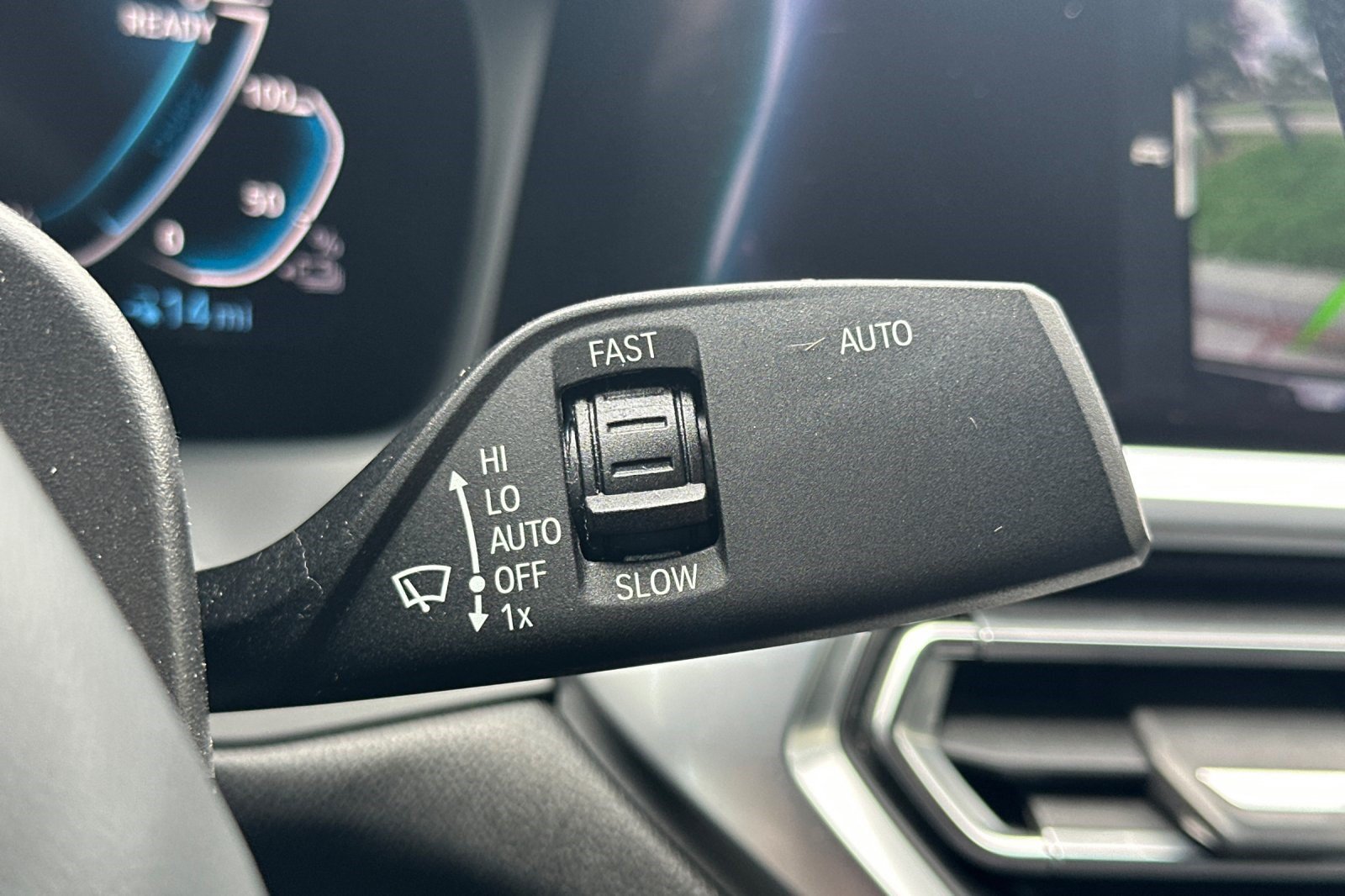 Used 2021 BMW 330e w/ Convenience Package RWD image 32