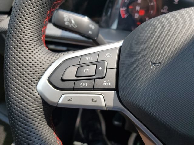 New 2026 Volkswagen GTI SE FWD image 21