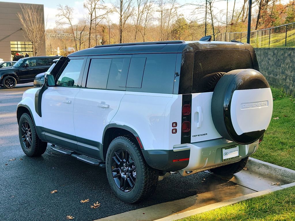 Used 2025 Land Rover Defender 110 S image 12