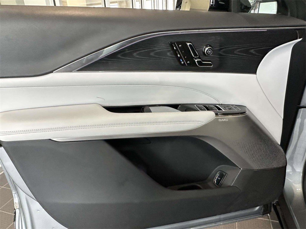 Certified 2024 Cadillac Lyriq Luxury image 16