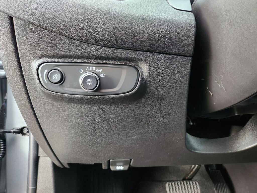 Used 2024 Chevrolet Equinox LT image 27