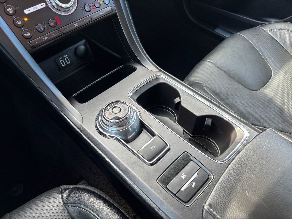 Used 2020 Ford Fusion Titanium image 21