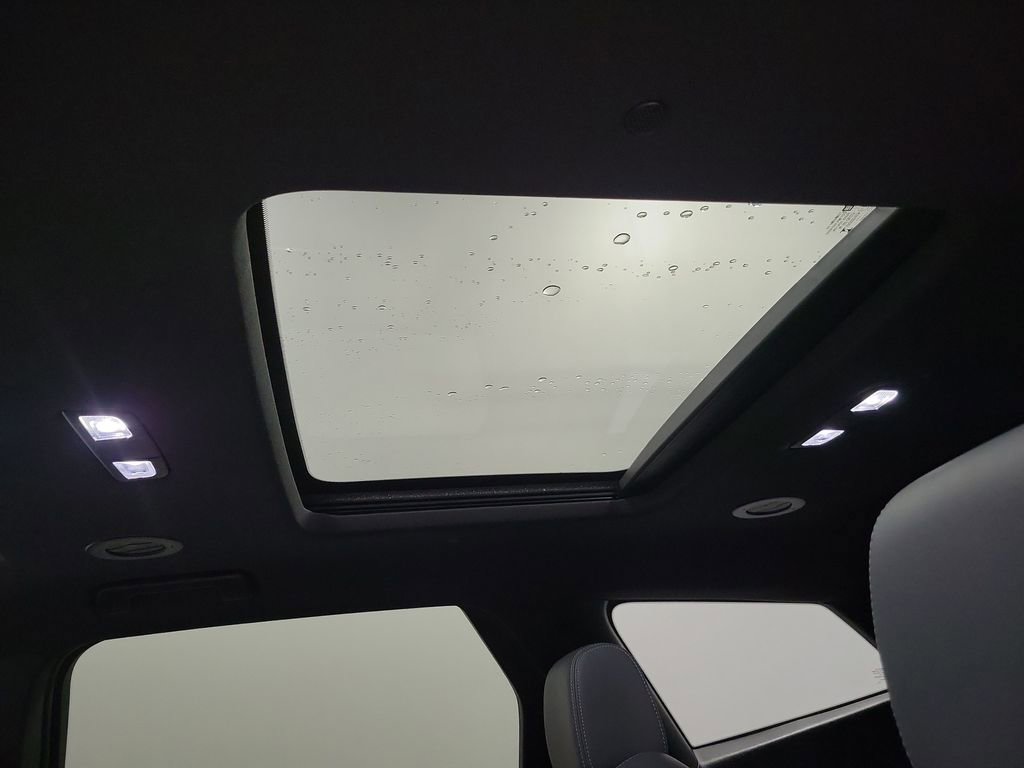 Used 2023 Buick Enclave Essence w/ Experience Buick Package AWD/4WD image 6