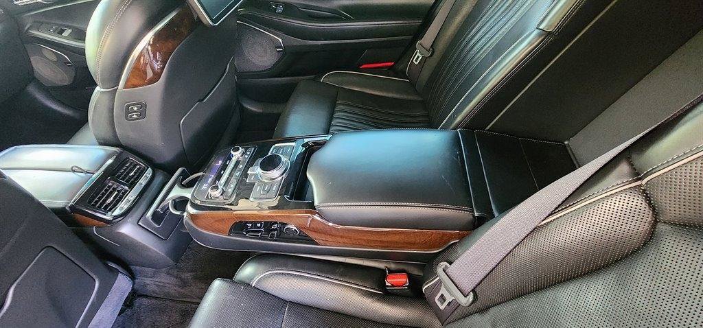 Used 2018 Genesis G90 5.0 Ultimate RWD image 34