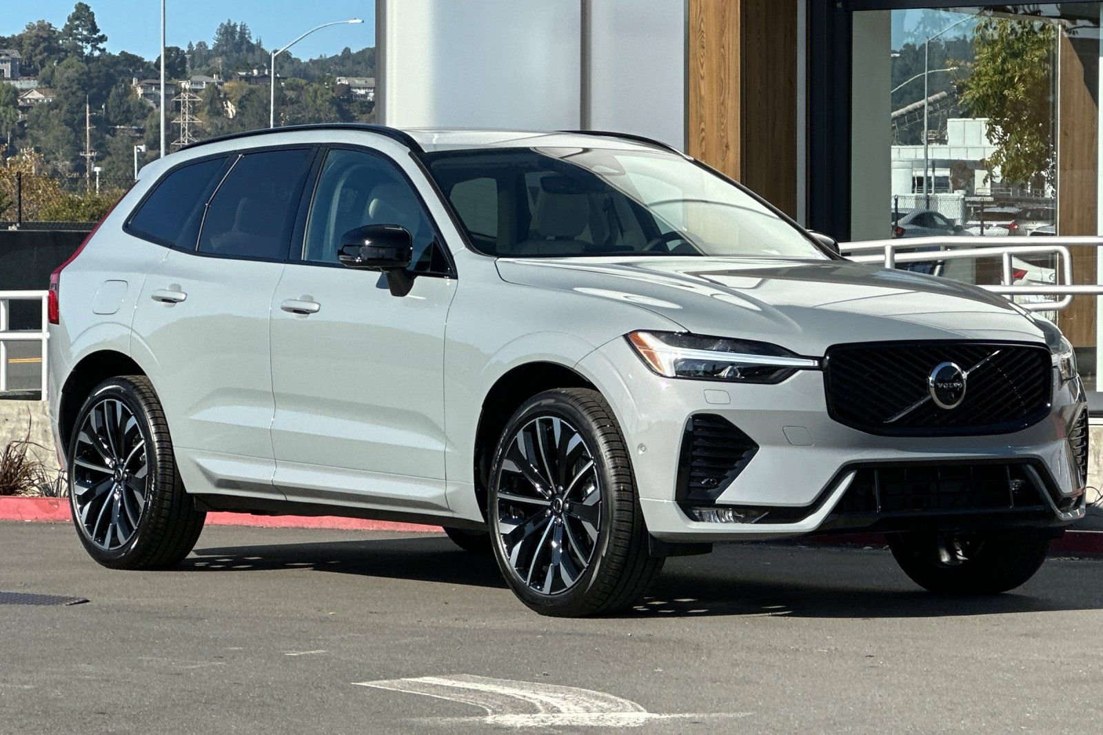 New 2026 Volvo XC60 B5 Ultra w/ Protection Package Premier AWD/4WD image 9