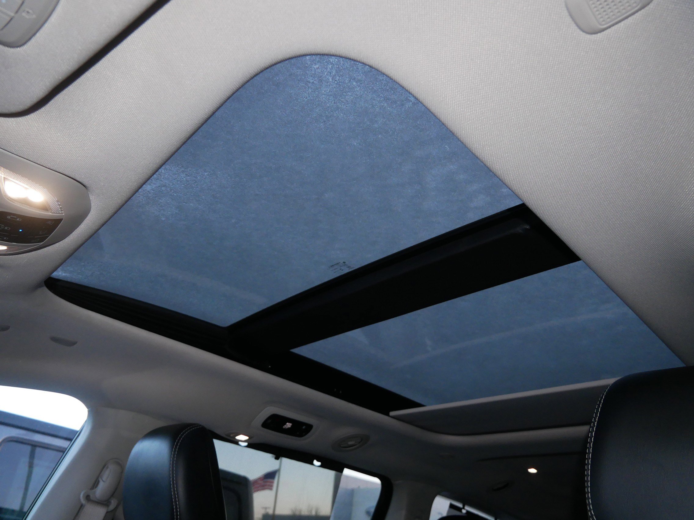 Used 2023 Chrysler Pacifica Limited FWD image 33