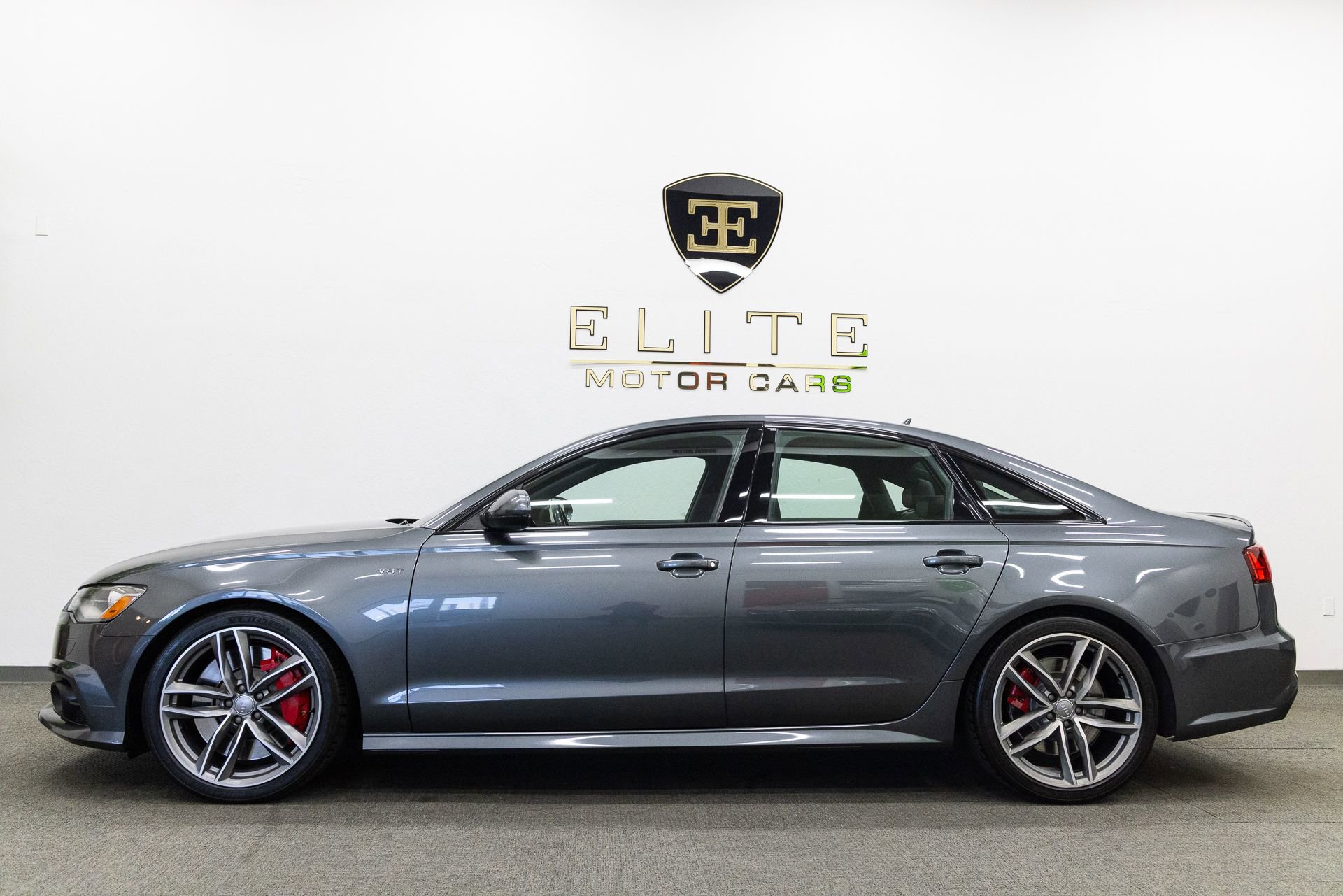 Used 2017 Audi S6 Premium Plus w/ S6 Sport Package AWD/4WD image 2