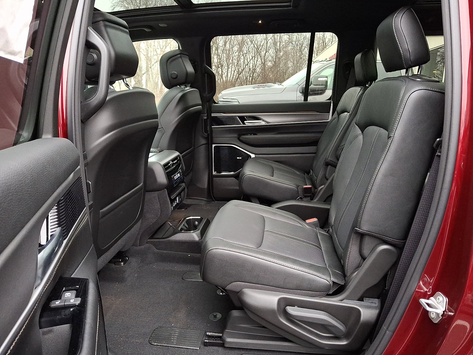 New 2026 Jeep Grand Wagoneer Limited w/ Premium Group II image 6