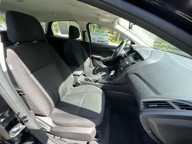 Used 2018 Ford Focus SE FWD image 19