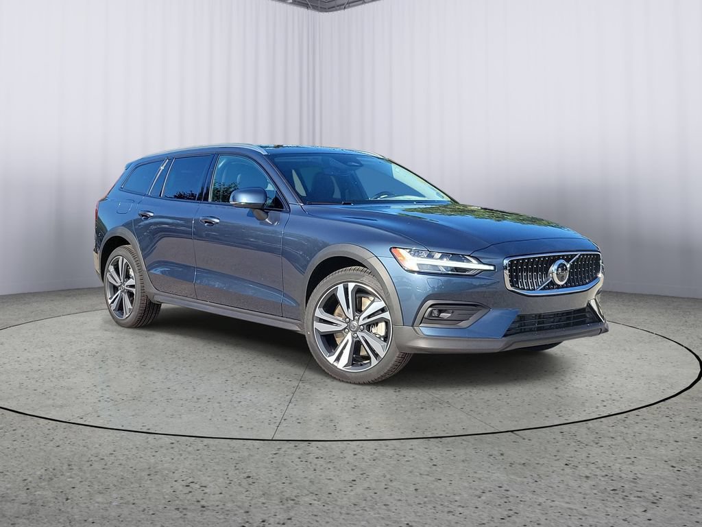 New 2026 Volvo V60 B5 Cross Country Plus w/ Protection Package Premier