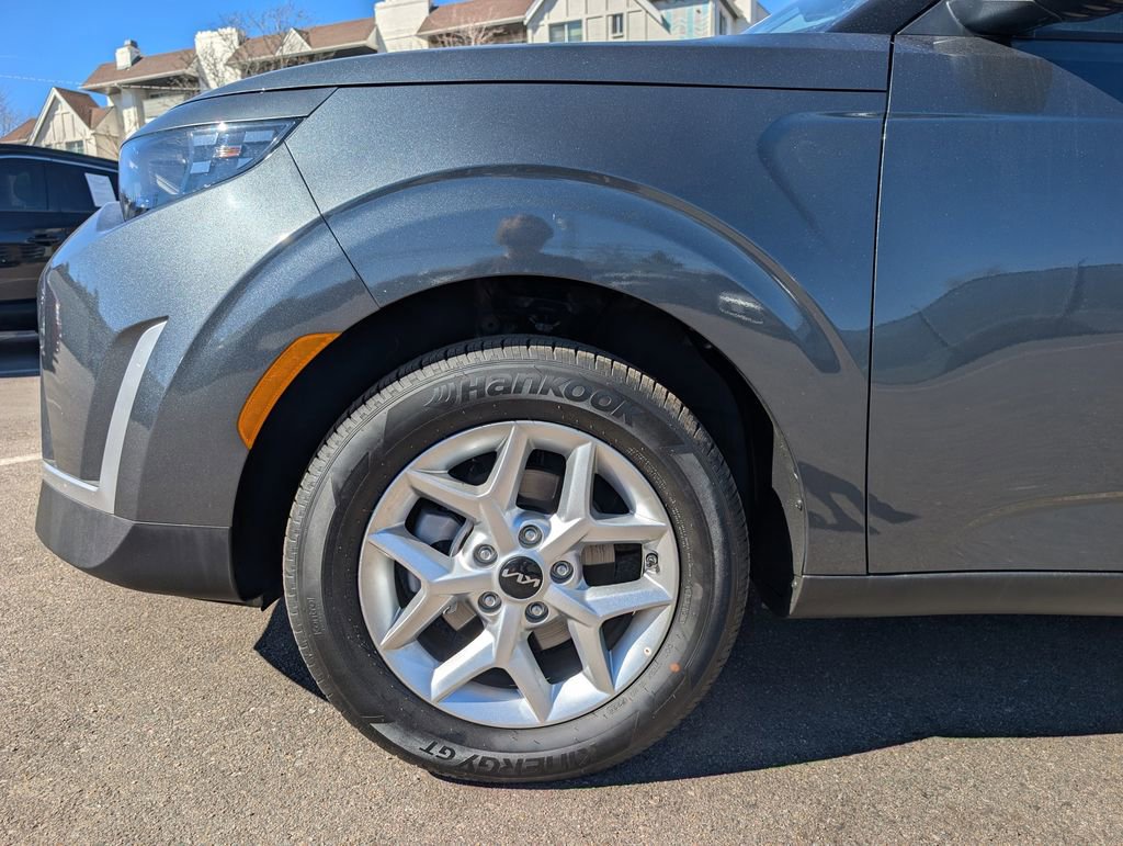Certified 2025 Kia Soul LX image 11