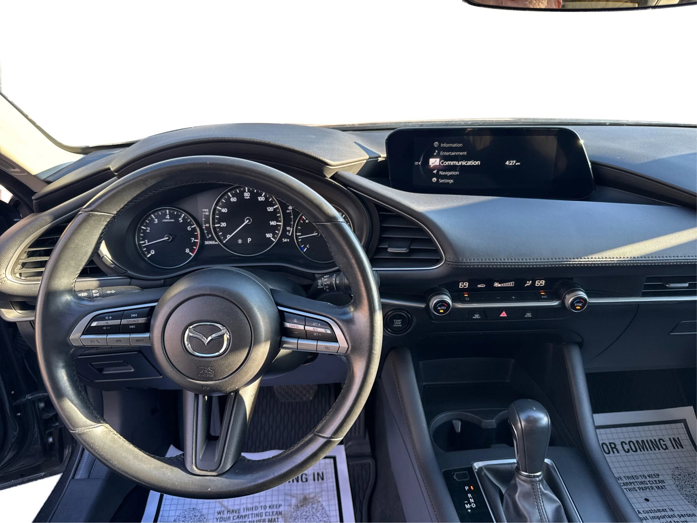 Used 2023 MAZDA MAZDA3 s image 23