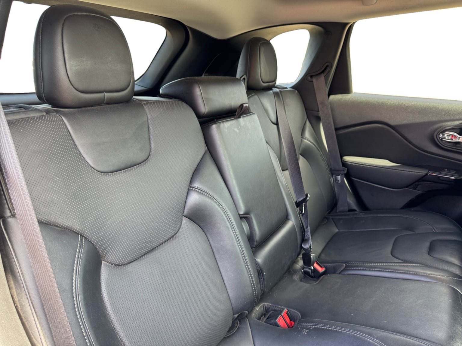 Used 2023 Jeep Cherokee Altitude Lux AWD/4WD image 18