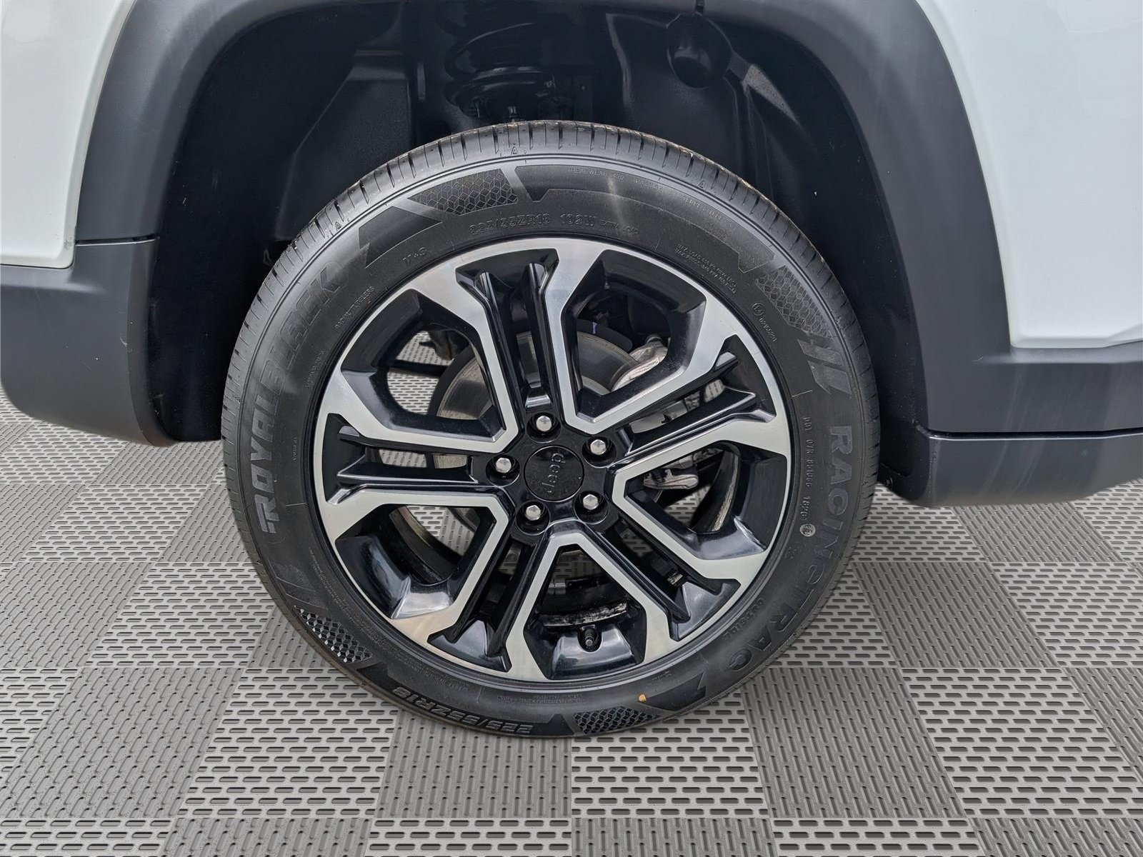 Used 2023 Jeep Compass Limited AWD/4WD image 9