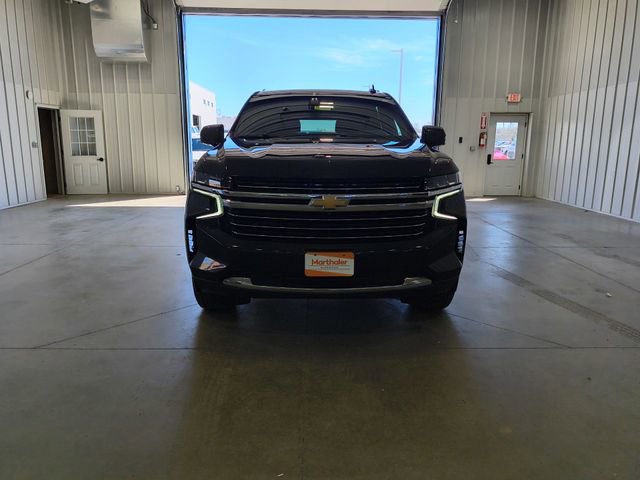 Used 2022 Chevrolet Suburban LT w/ Luxury Package AWD/4WD image 3
